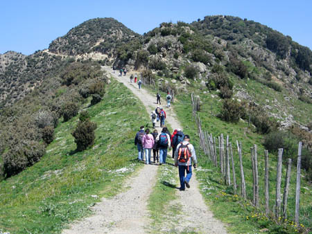 15 aprile 2007 – TREKKING YOGA a Pizzo Russa e visita a Novara di Sicilia